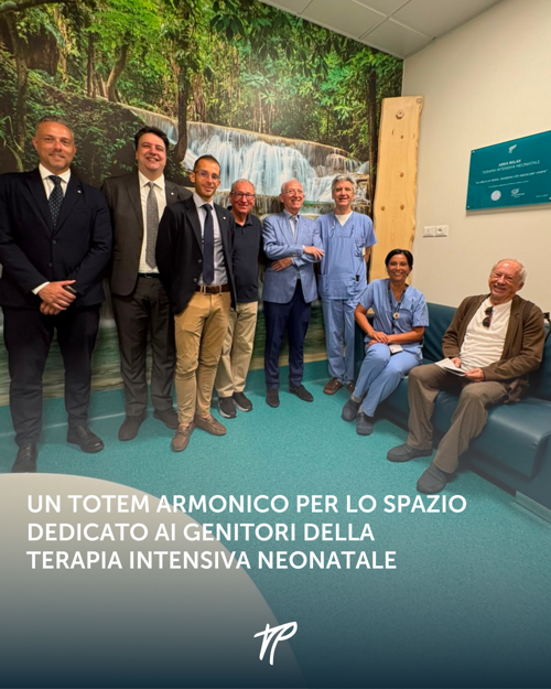 Un totem armonico per lo spazio dedicato ai genitori della Terapia Intensiva Neonatale